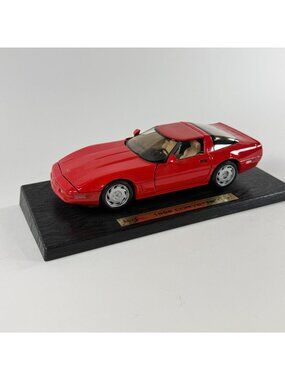 Maisto Special Edition 1996 Red Chevrolet Corvette Coupe 1:18 Scale Diecast Mode